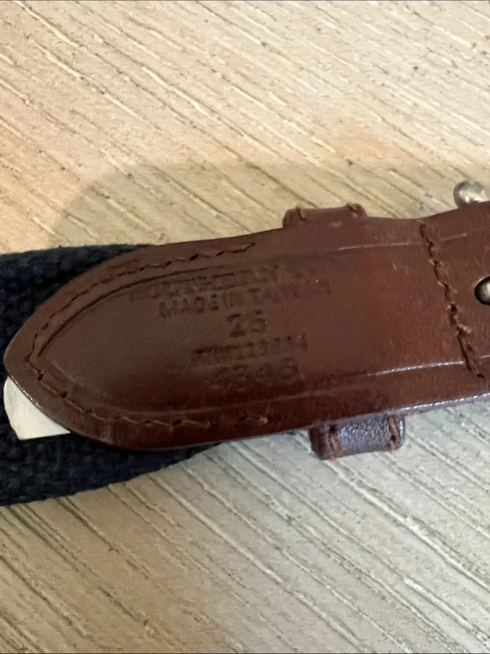 Boys Southern Tide Skipjack ribbon belt size 26 navy and brown leather